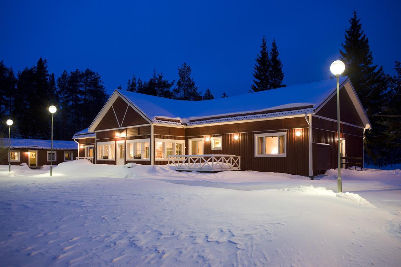 Pine Bay Lodge Person ภายนอก รูปภาพ